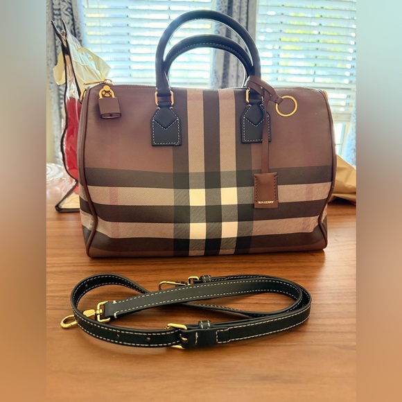 Burberry Bowling Bag - Medium
Authentic - Picture 3 of 16